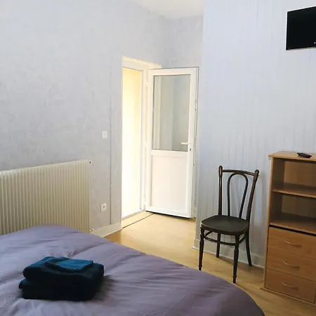 Holiday home Les Volets Bleus